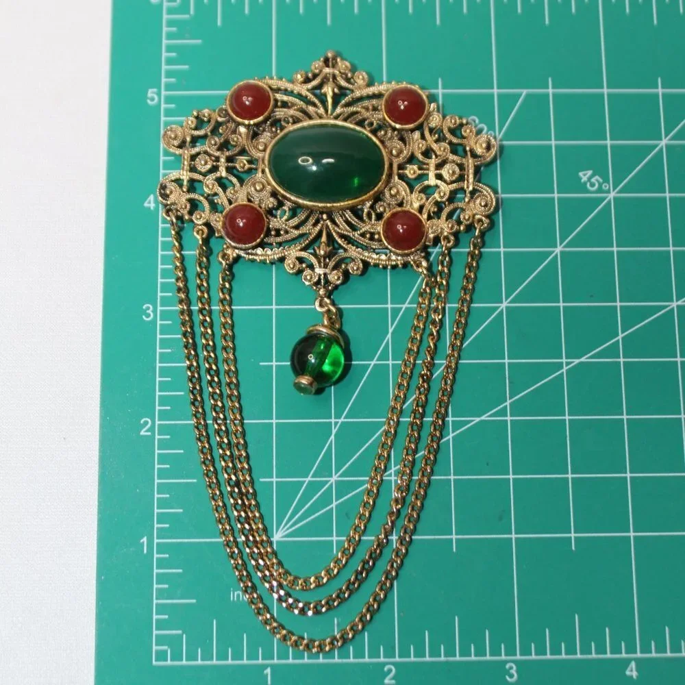 Vintage Victorian Revival Cabachon Green and Faux Carnelian Stones Brooch - Picture 9 of 12